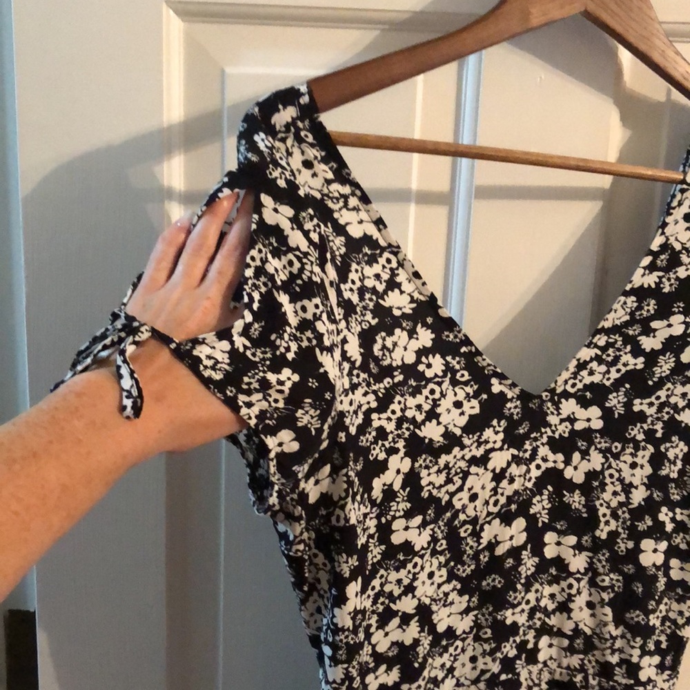 Express Romper - Picture 2 of 6